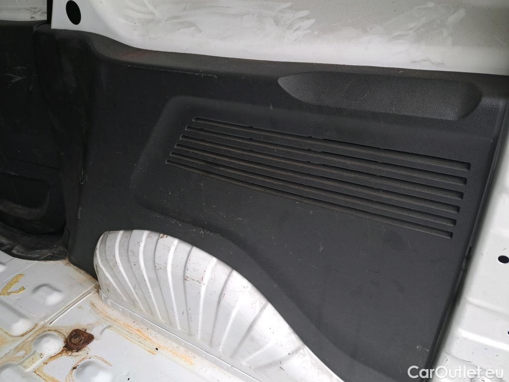  Peugeot  Partner PEUGEOT  / 2018 / 4P / furgón derivado de turismo Premium Standard 600kg BlueHDi 73kW #47