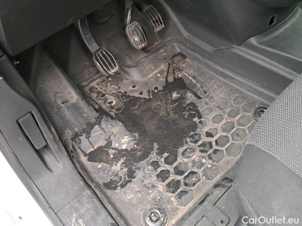  Peugeot  Partner PEUGEOT  / 2018 / 4P / furgón derivado de turismo Premium Standard 600kg BlueHDi 73kW #65