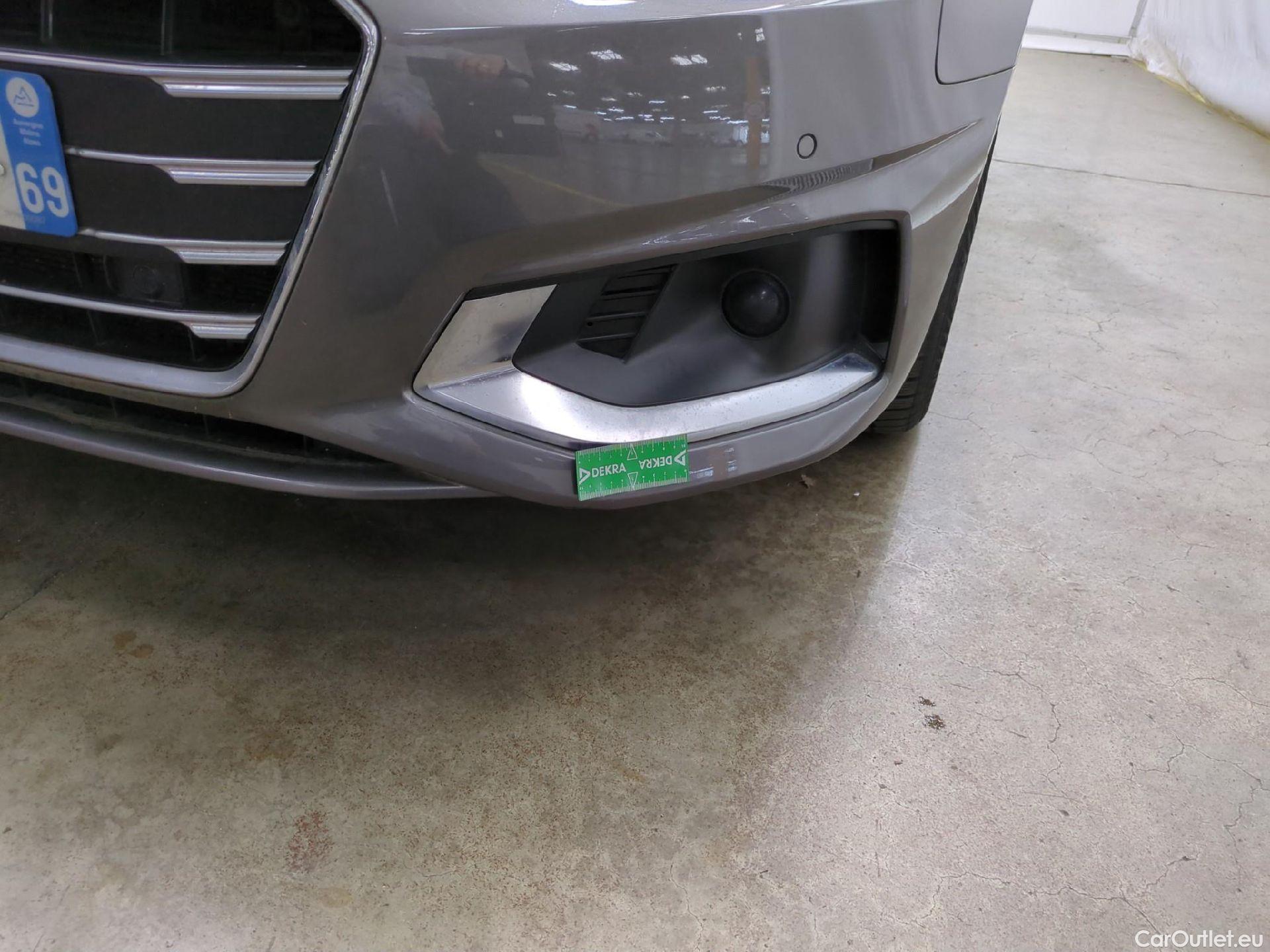  Audi  A4 AUDI  / 2019 / 4P / Berline 30 TDI 136 S tronic Business Line #24