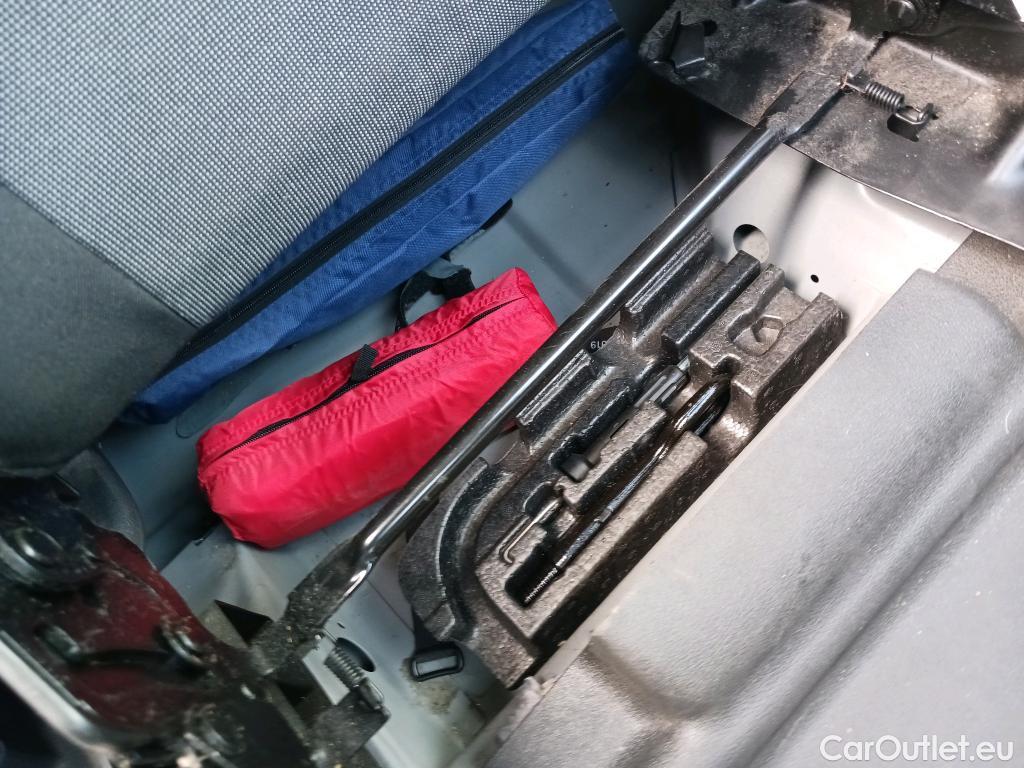  Volkswagen  Caddy VOLKSWAGEN  / 2015 / 4P / furgón derivado de turismo Profesional Maxi Furgón 1.4 TGI 81kW BM #9