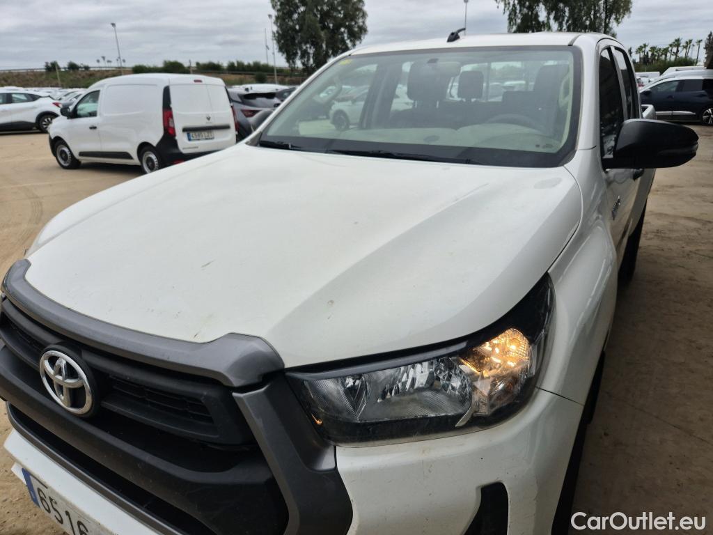  Toyota  Hilux TOYOTA  / 2020 / 4P / pickup 2.4 D-4D Cabina Doble GX #27