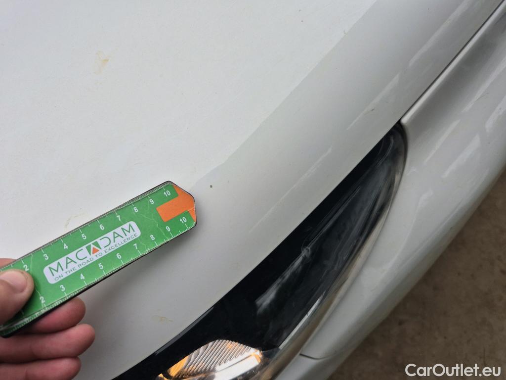  Toyota  Hilux TOYOTA  / 2020 / 4P / pickup 2.4 D-4D Cabina Doble GX #29