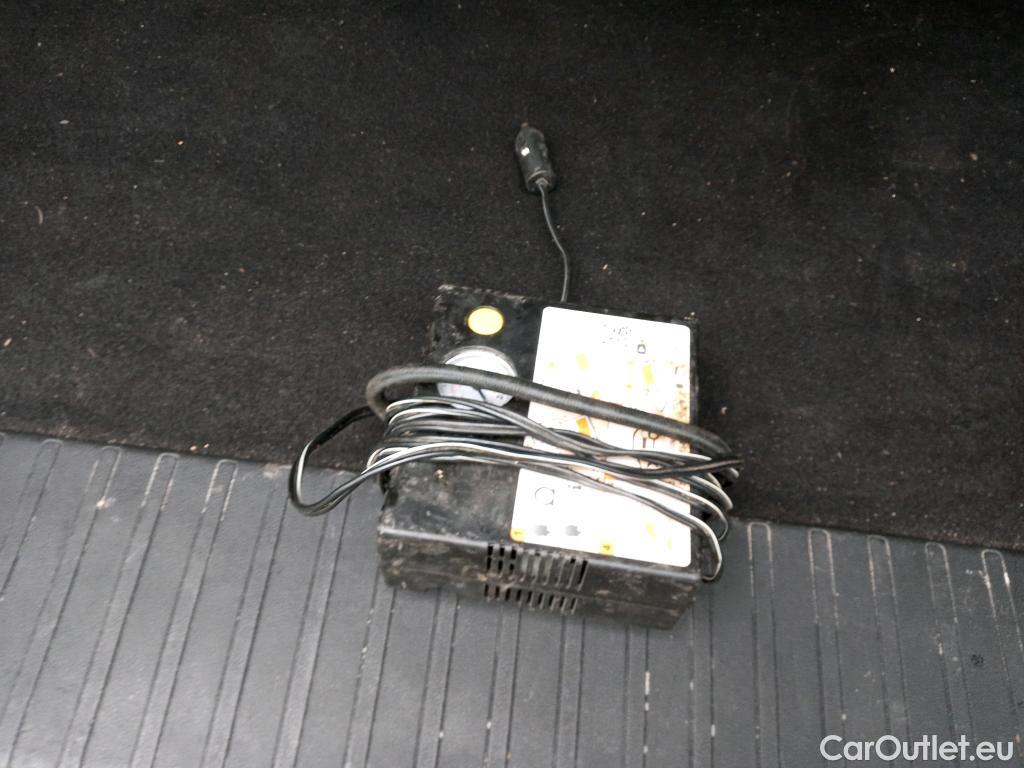  Peugeot  RIFTER PEUGEOT  / 2018 / 5P / combi Active Pack Busin. Standard BlueHDi 73kW #4