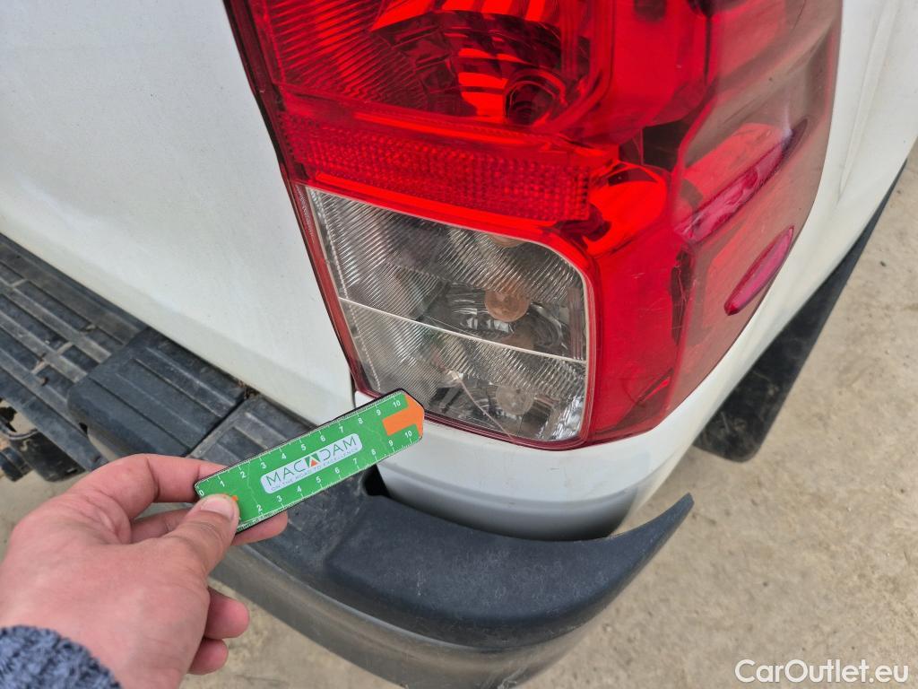  Toyota  Hilux TOYOTA  / 2020 / 4P / pickup 2.4 D-4D Cabina Doble GX #8