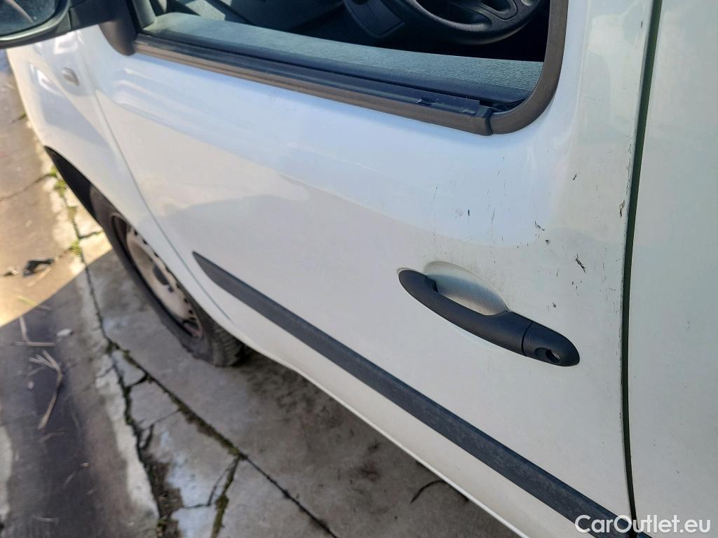  Renault  Kangoo RENAULT  Furgón/2013/4P/furgón derivado de turismo Maxi 2p Blue dCi 70 kW (95CV) #15