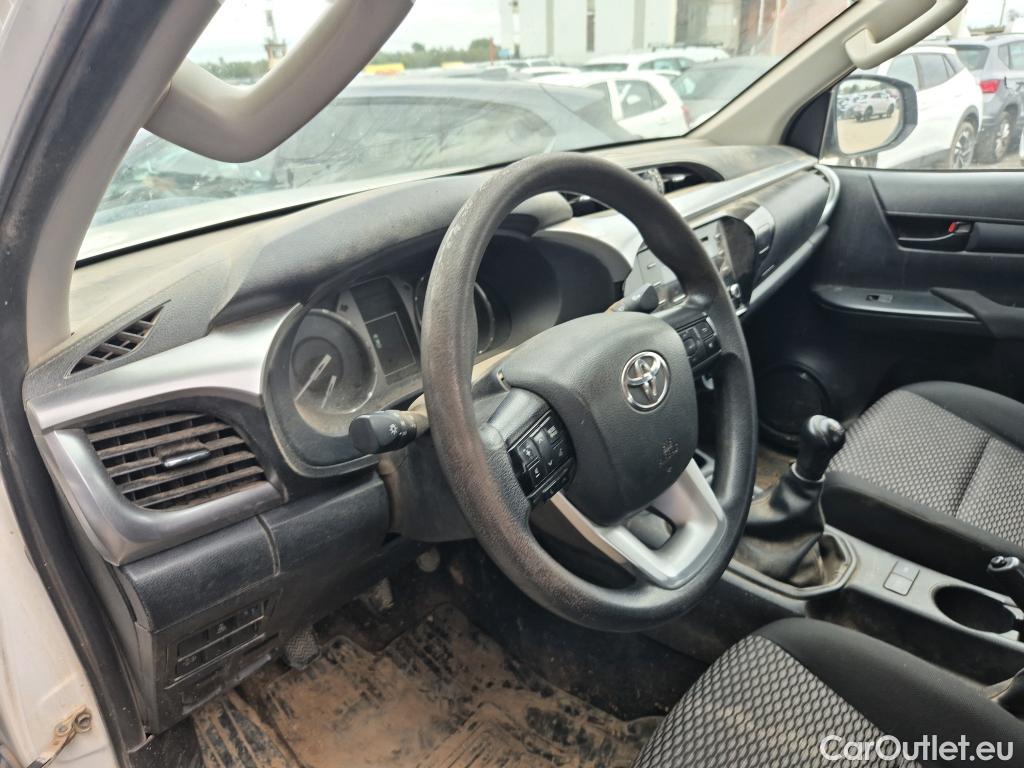  Toyota  Hilux TOYOTA  / 2020 / 4P / pickup 2.4 D-4D Cabina Doble GX #11