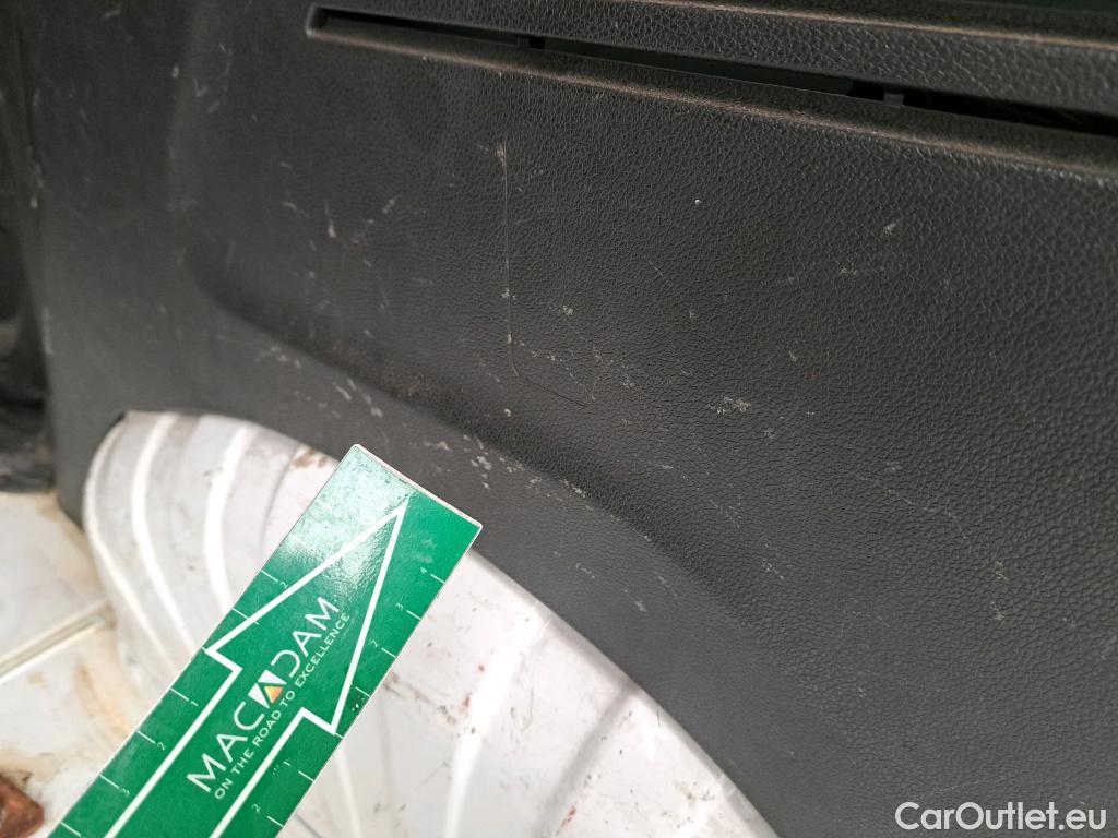  Peugeot  Partner PEUGEOT  / 2018 / 4P / furgón derivado de turismo Premium Standard 600kg BlueHDi 73kW #48