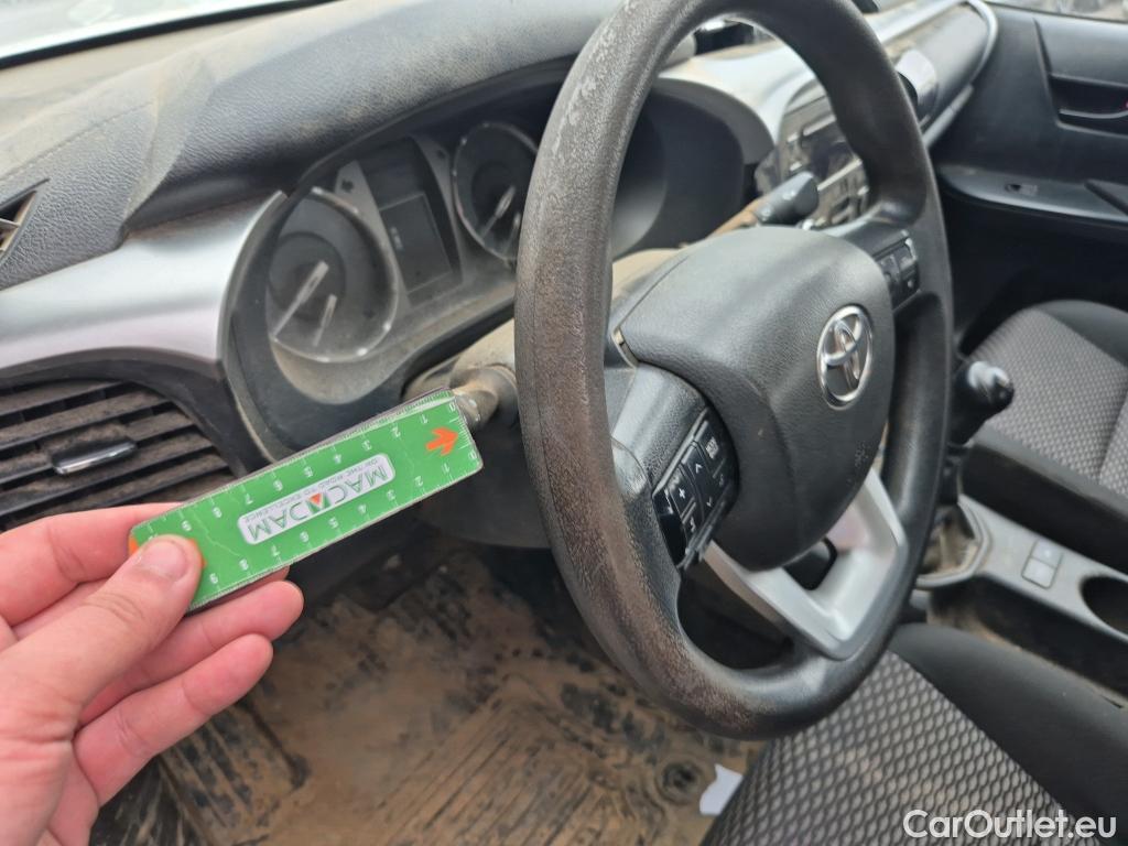  Toyota  Hilux TOYOTA  / 2020 / 4P / pickup 2.4 D-4D Cabina Doble GX #12