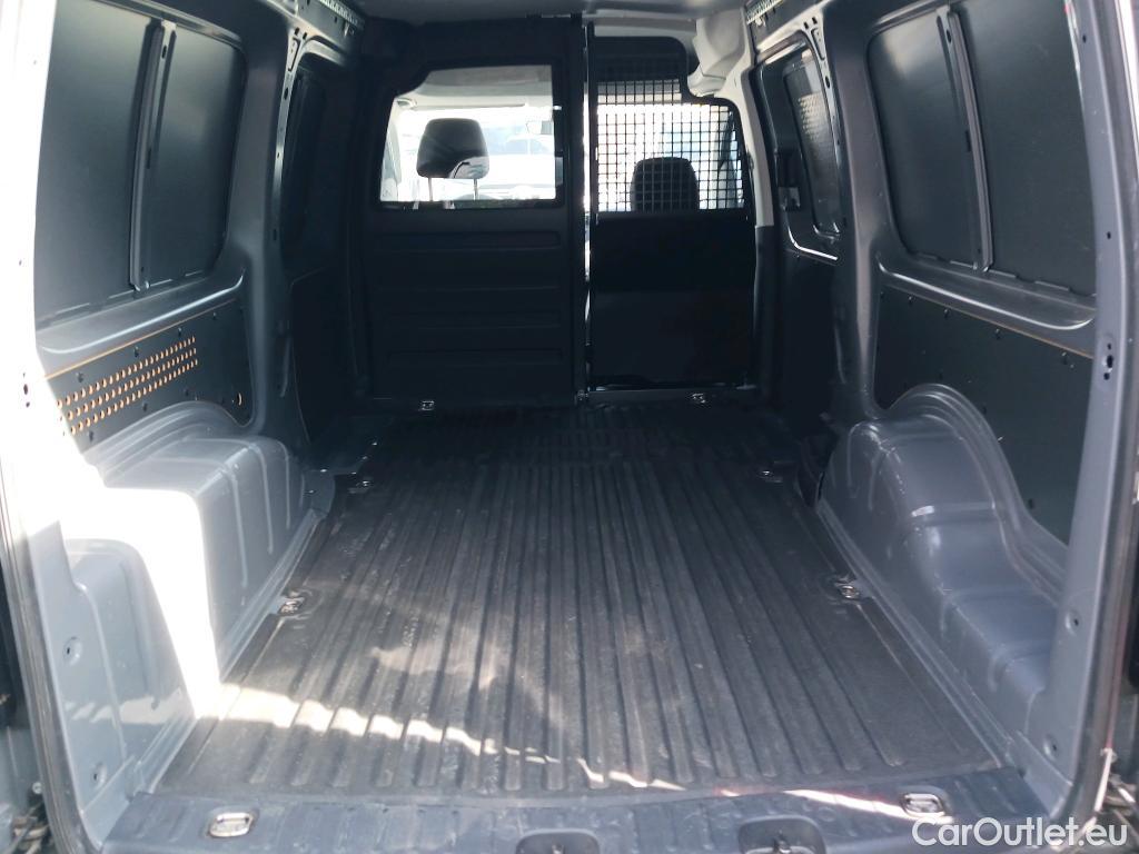  Volkswagen  Caddy VOLKSWAGEN  / 2015 / 4P / furgón derivado de turismo Profesional Maxi Furgón 1.4 TGI 81kW BM #19