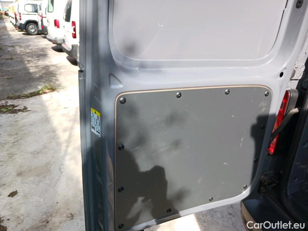  Volkswagen  Caddy VOLKSWAGEN  / 2015 / 4P / furgón derivado de turismo Profesional Maxi Furgón 1.4 TGI 81kW BM #24