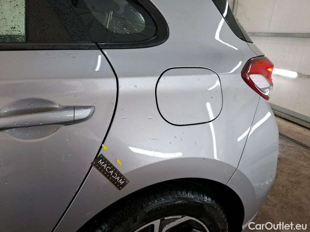  Hyundai  i30  Business 1.6 CRDi 115CV BVA7 E6d #26