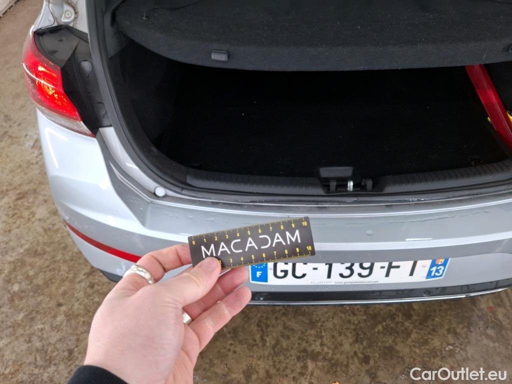  Hyundai  i30  Business 1.6 CRDi 115CV BVA7 E6d #24