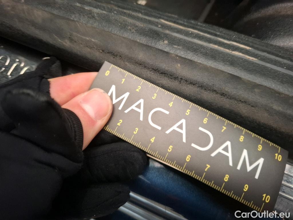  Mercedes  GLA MERCEDES-BENZ  / 2020 / 5P / SUV 1.3  250 e AMG LINE DCT #34