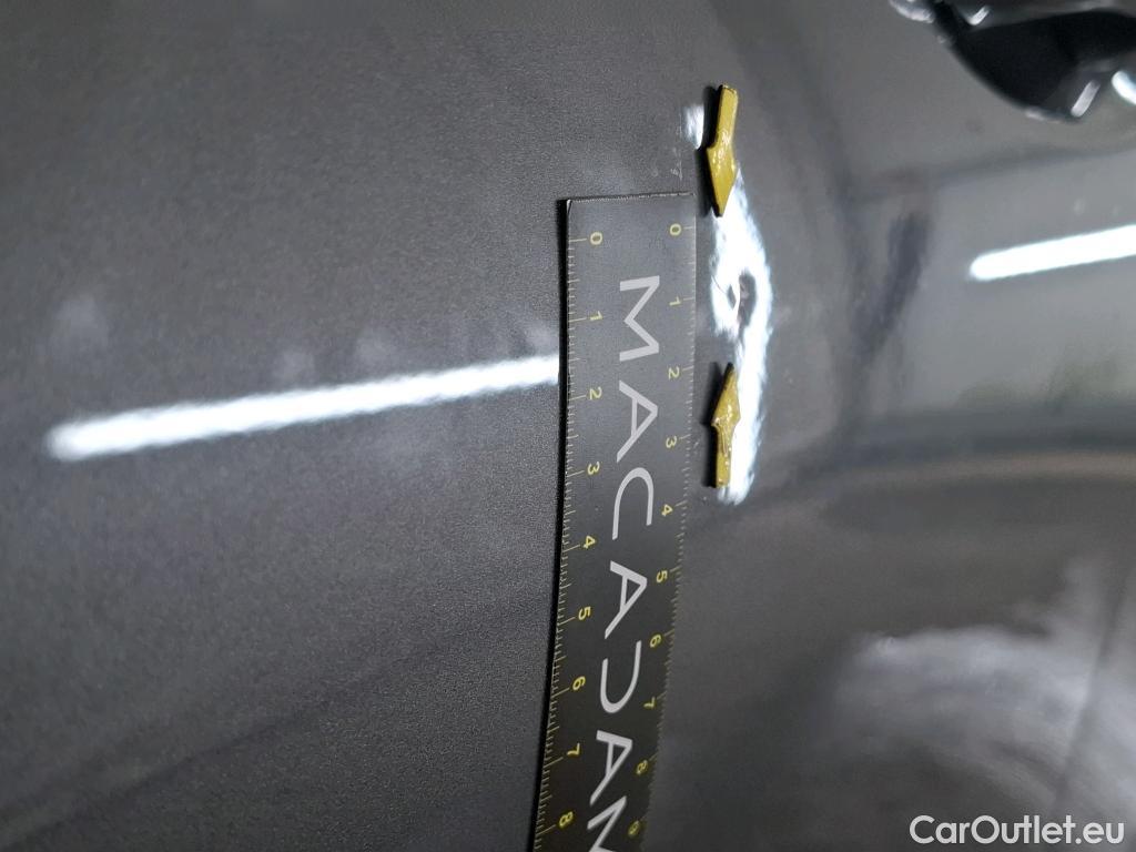  Mercedes  A-Klasse MERCEDES-BENZ Classe A Compact / 2018 / 5P / Berline A 200 d Business Line 8G-DCT #40