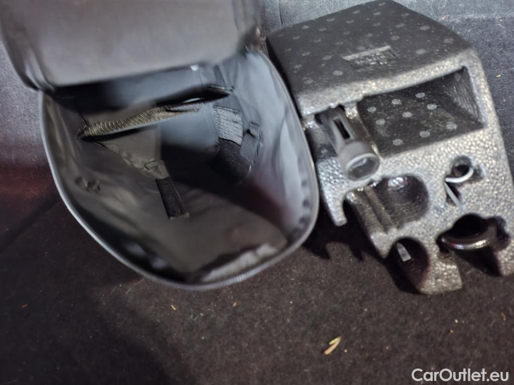  Volkswagen  Tiguan VOLKSWAGEN  / 2020 / 5P / SUV 2.0 TDI 150 DSG7 Elegance #35