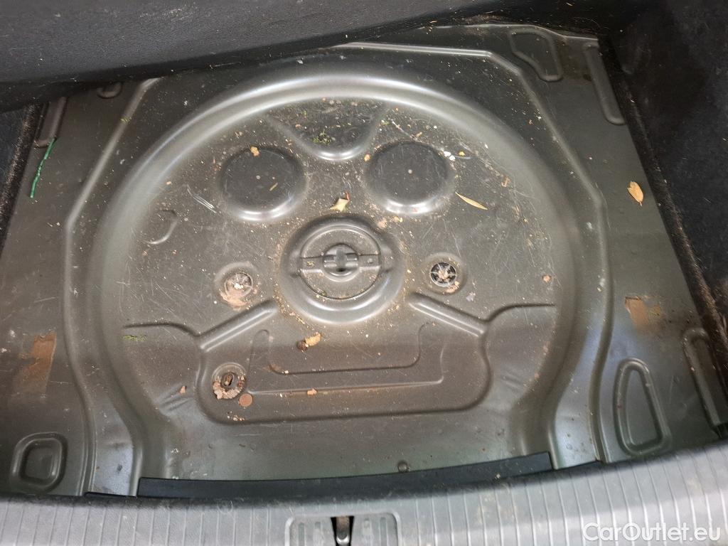  Volkswagen  Tiguan VOLKSWAGEN  / 2020 / 5P / SUV 2.0 TDI 150 DSG7 Elegance #32