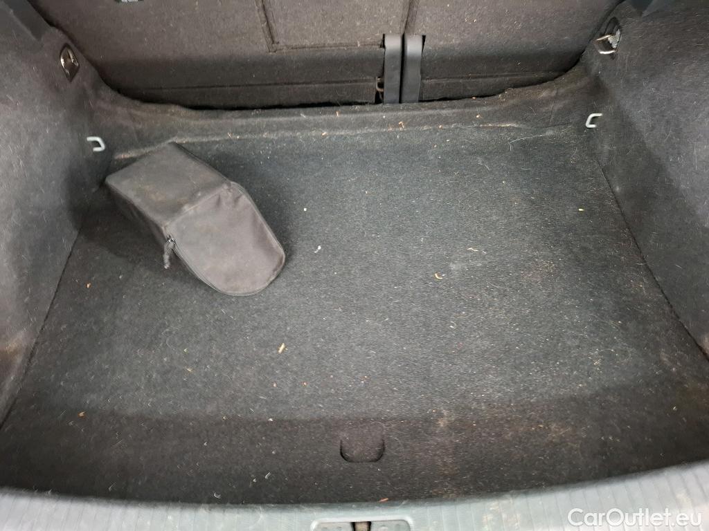  Volkswagen  Tiguan VOLKSWAGEN  / 2020 / 5P / SUV 2.0 TDI 150 DSG7 Elegance #31