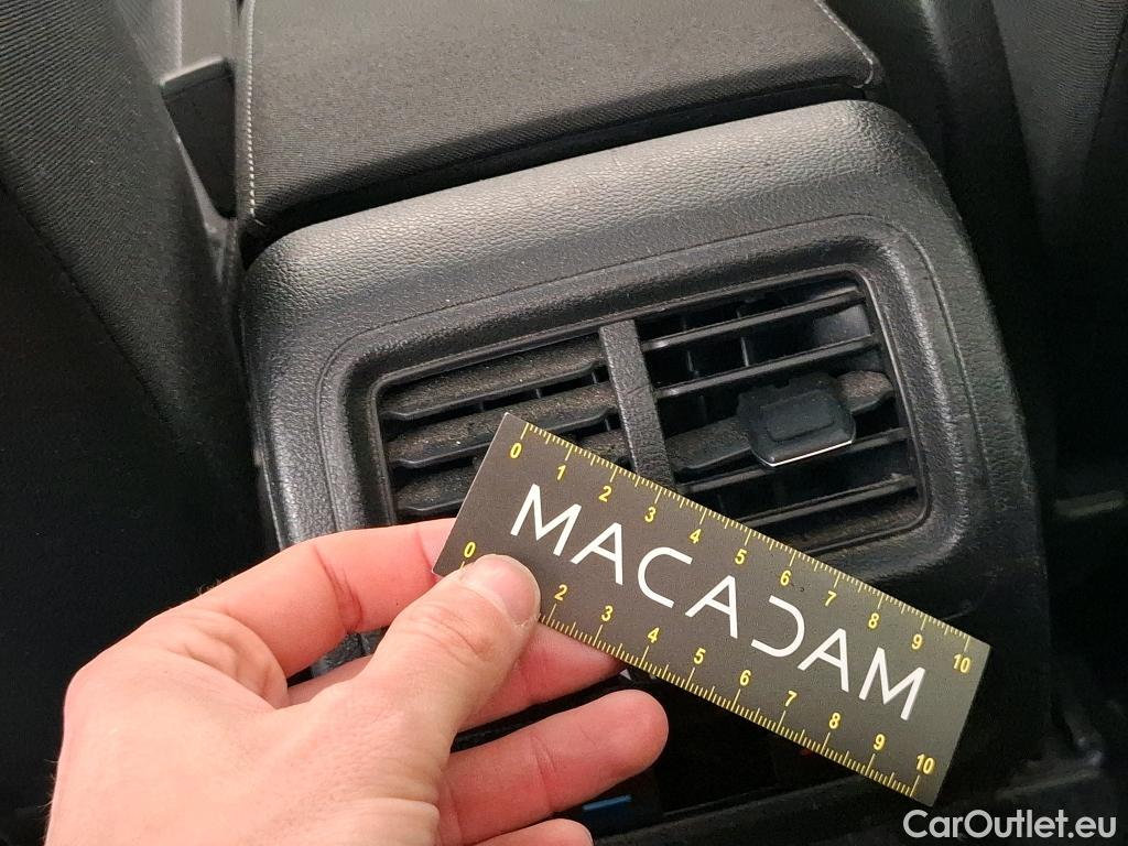  Volkswagen  Touran  United Start-Stop 2.0 TDI 150CV BVA7 E6dT #8