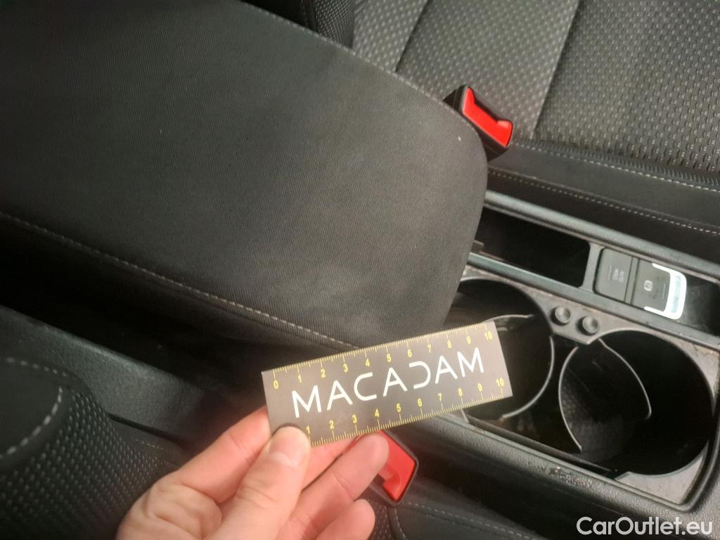  Volkswagen  Touran  United Start-Stop 2.0 TDI 150CV BVA7 E6dT #47