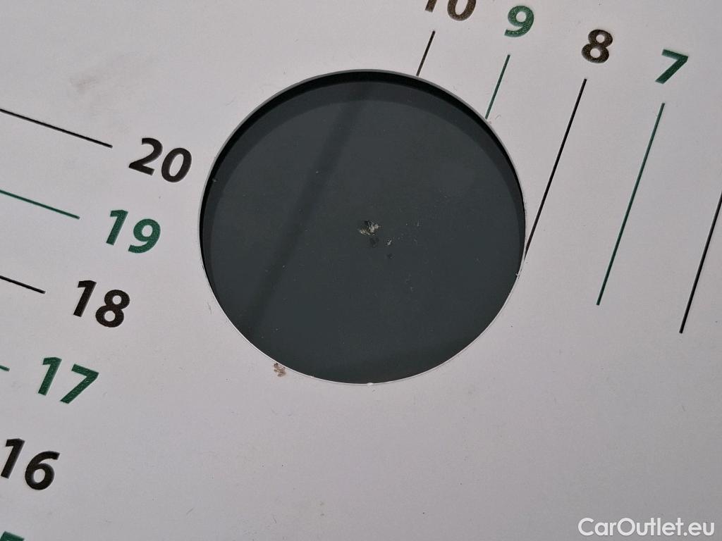  Volkswagen  Tiguan VOLKSWAGEN  / 2020 / 5P / SUV 2.0 TDI 150 DSG7 Elegance #4