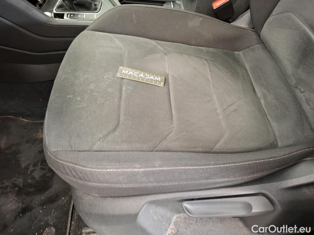  Volkswagen  Tiguan VOLKSWAGEN  / 2020 / 5P / SUV 2.0 TDI 150 DSG7 Elegance #29