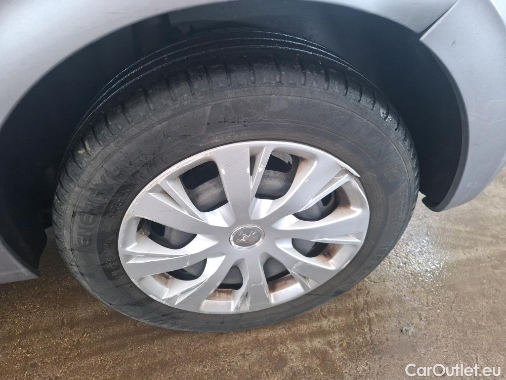  Peugeot  208  Affaire Premium 1.5 HDi 100CV BVM5 E6dT #40