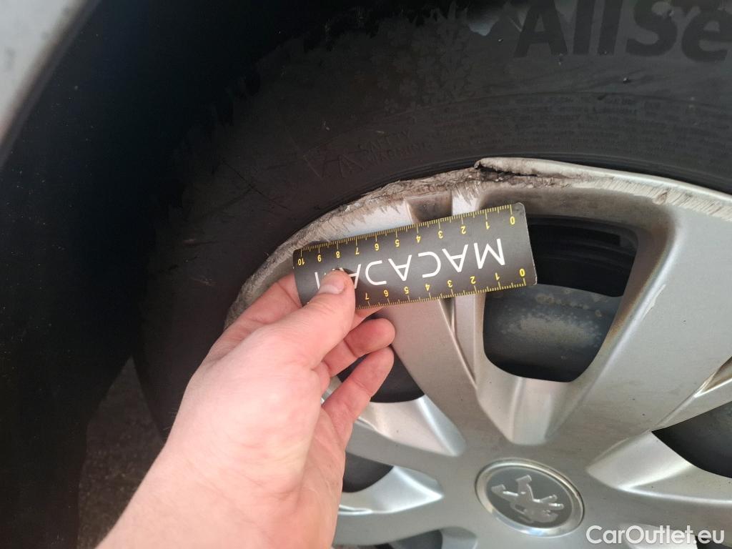  Peugeot  208  Affaire Premium 1.5 HDi 100CV BVM5 E6dT #51