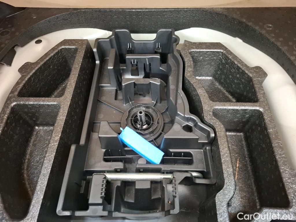  Peugeot  208 PEUGEOT  Affaire / 2019 / 5P / Berline 1.5 BlueHDi 100 S&S Premium #54