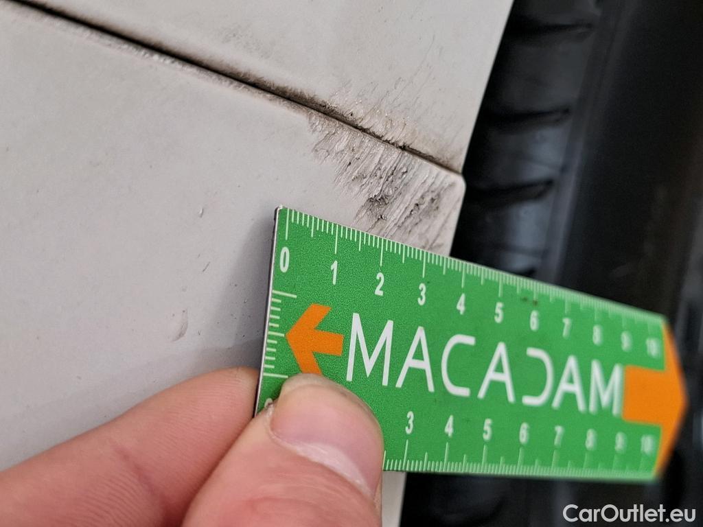  Peugeot  208 PEUGEOT  Affaire / 2019 / 5P / Berline 1.5 BlueHDi 100 S&S Premium #23