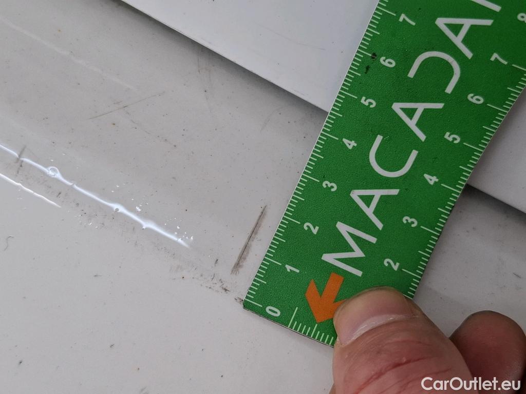  Peugeot  208 PEUGEOT  Affaire / 2019 / 5P / Berline 1.5 BlueHDi 100 S&S Premium #25