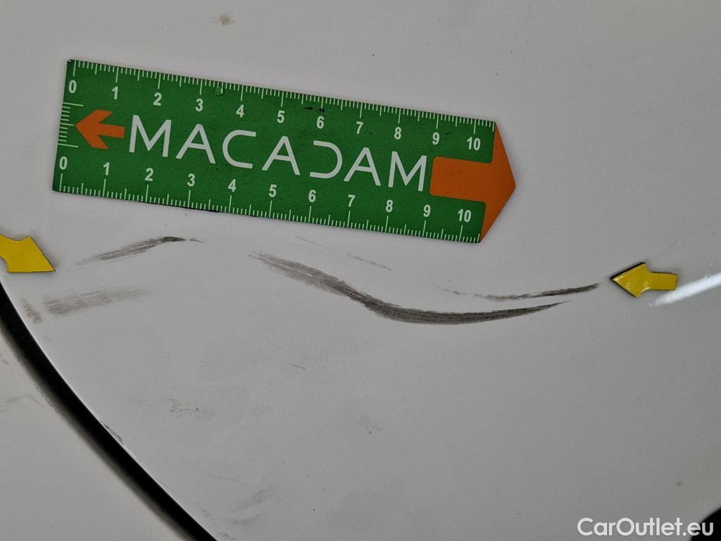  Peugeot  208 PEUGEOT  Affaire / 2019 / 5P / Berline 1.5 BlueHDi 100 S&S Premium #12