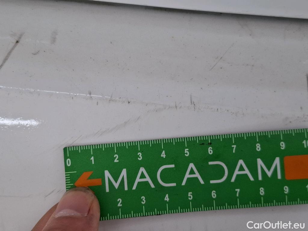  Peugeot  208 PEUGEOT  Affaire / 2019 / 5P / Berline 1.5 BlueHDi 100 S&S Premium #26