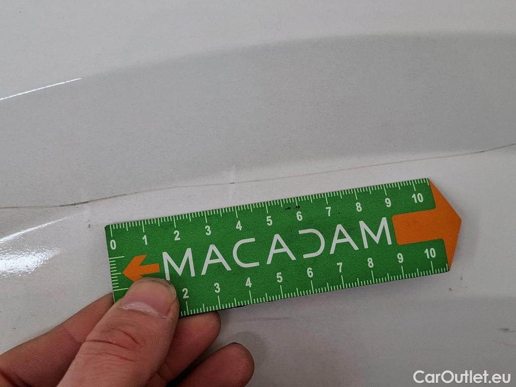  Peugeot  208 PEUGEOT  Affaire / 2019 / 5P / Berline 1.5 BlueHDi 100 S&S Premium #8