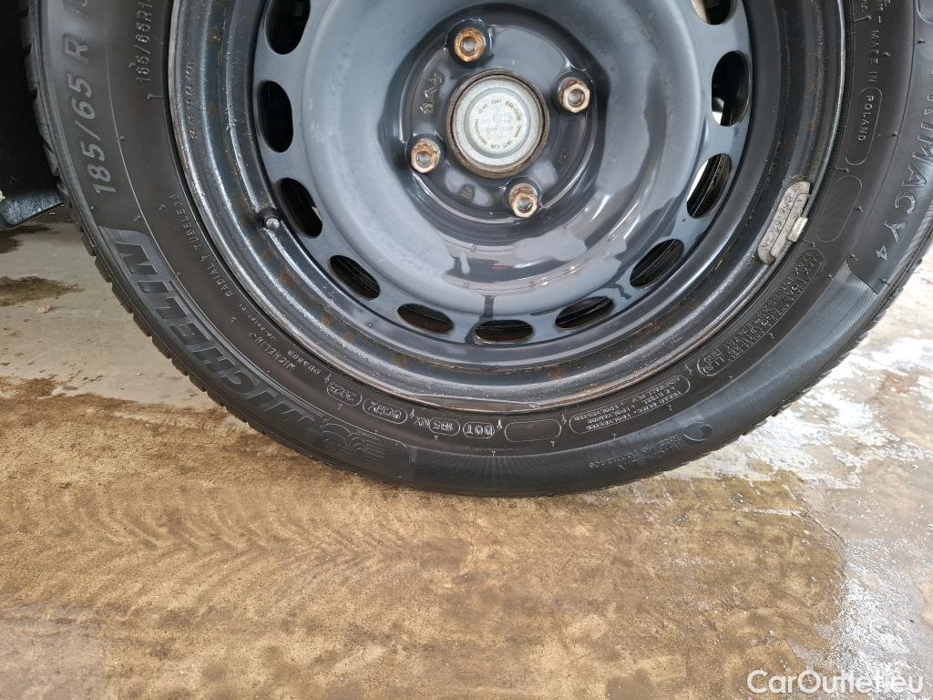  Peugeot  208 PEUGEOT  Affaire / 2019 / 5P / Berline 1.5 BlueHDi 100 S&S Premium #45