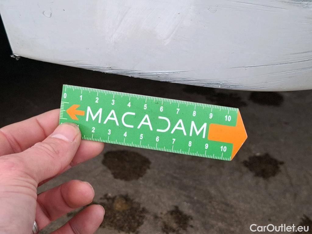  Peugeot  208 PEUGEOT  Affaire / 2019 / 5P / Berline 1.5 BlueHDi 100 S&S Premium #21