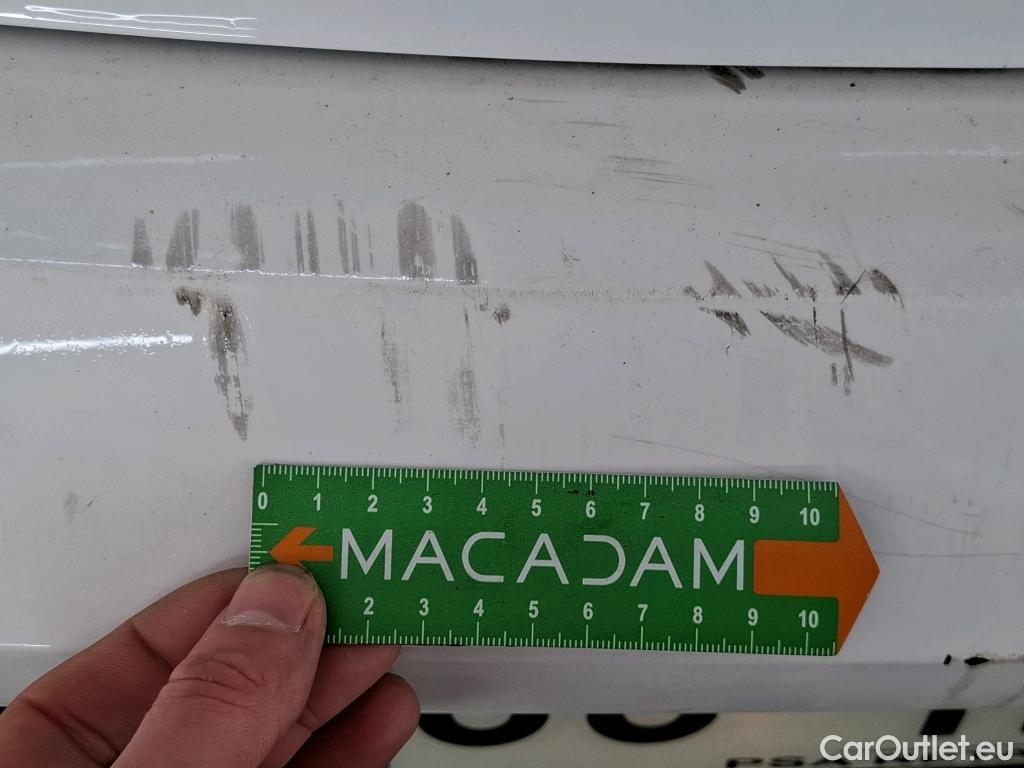  Peugeot  208 PEUGEOT  Affaire / 2019 / 5P / Berline 1.5 BlueHDi 100 S&S Premium #27