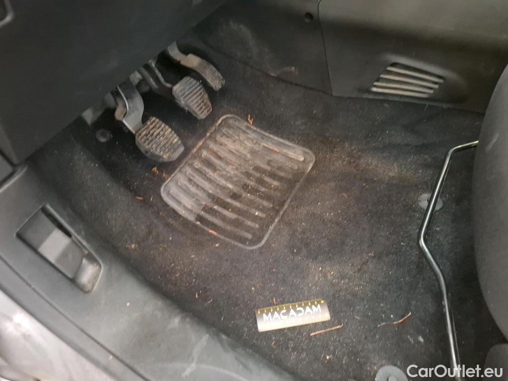  Peugeot  208  Affaire Premium 1.5 HDi 100CV BVM5 E6dT #1