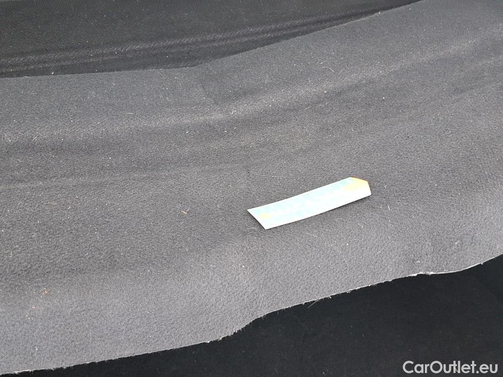  Peugeot  208 PEUGEOT  Affaire / 2019 / 5P / Berline 1.5 BlueHDi 100 S&S Premium #31