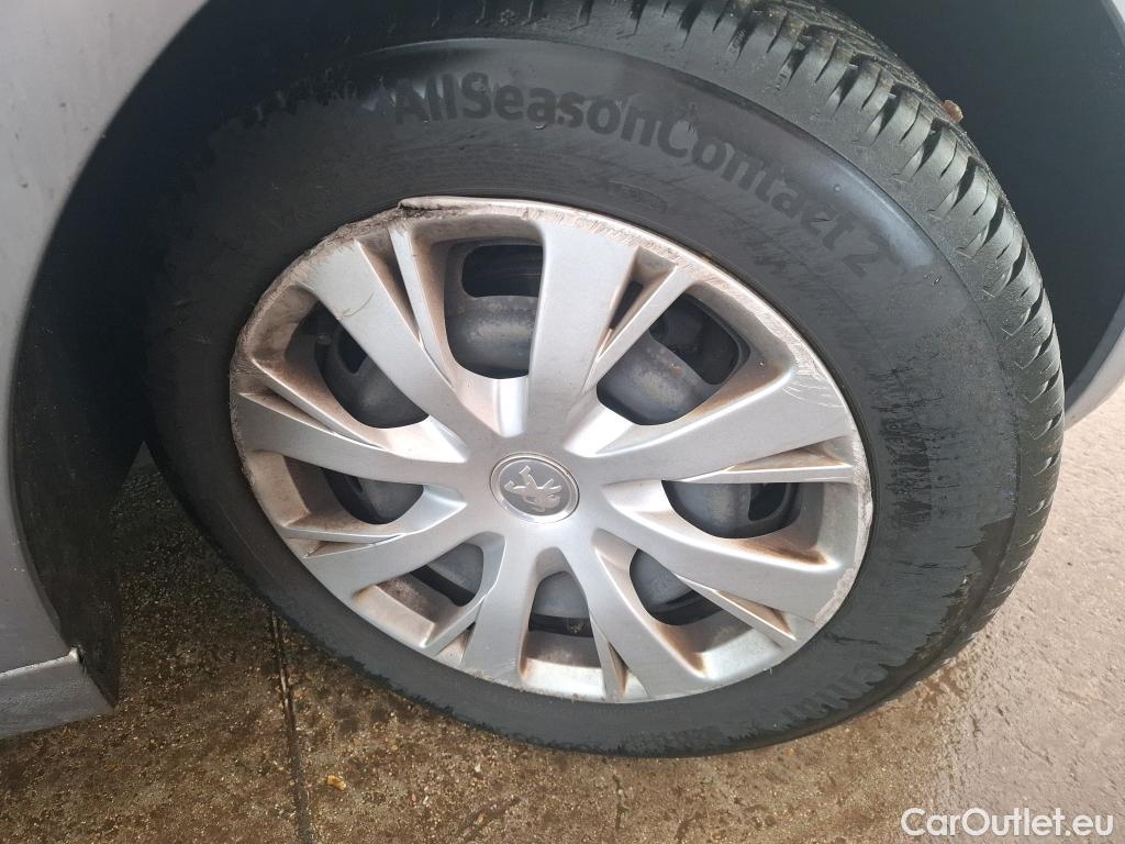  Peugeot  208  Affaire Premium 1.5 HDi 100CV BVM5 E6dT #50