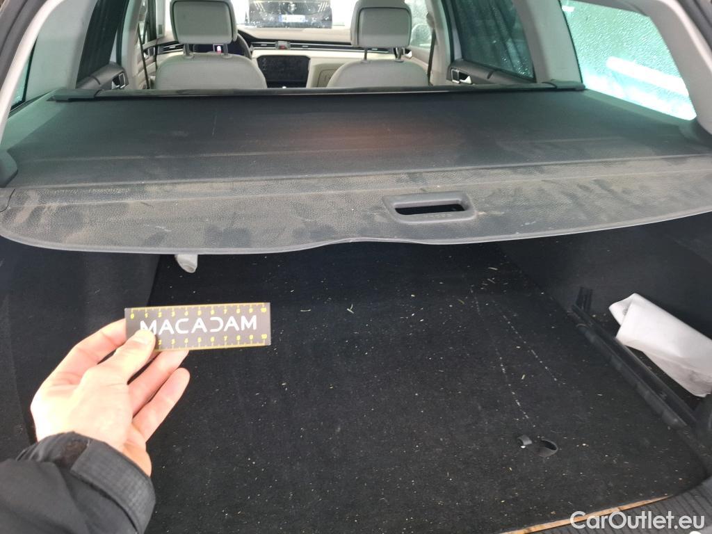  Volkswagen  Passat  SW / 2019 / 5P / Break 2.0 TDI 150 SCR DSG7 SW LOUNGE / TRANSFO VP/VF #38