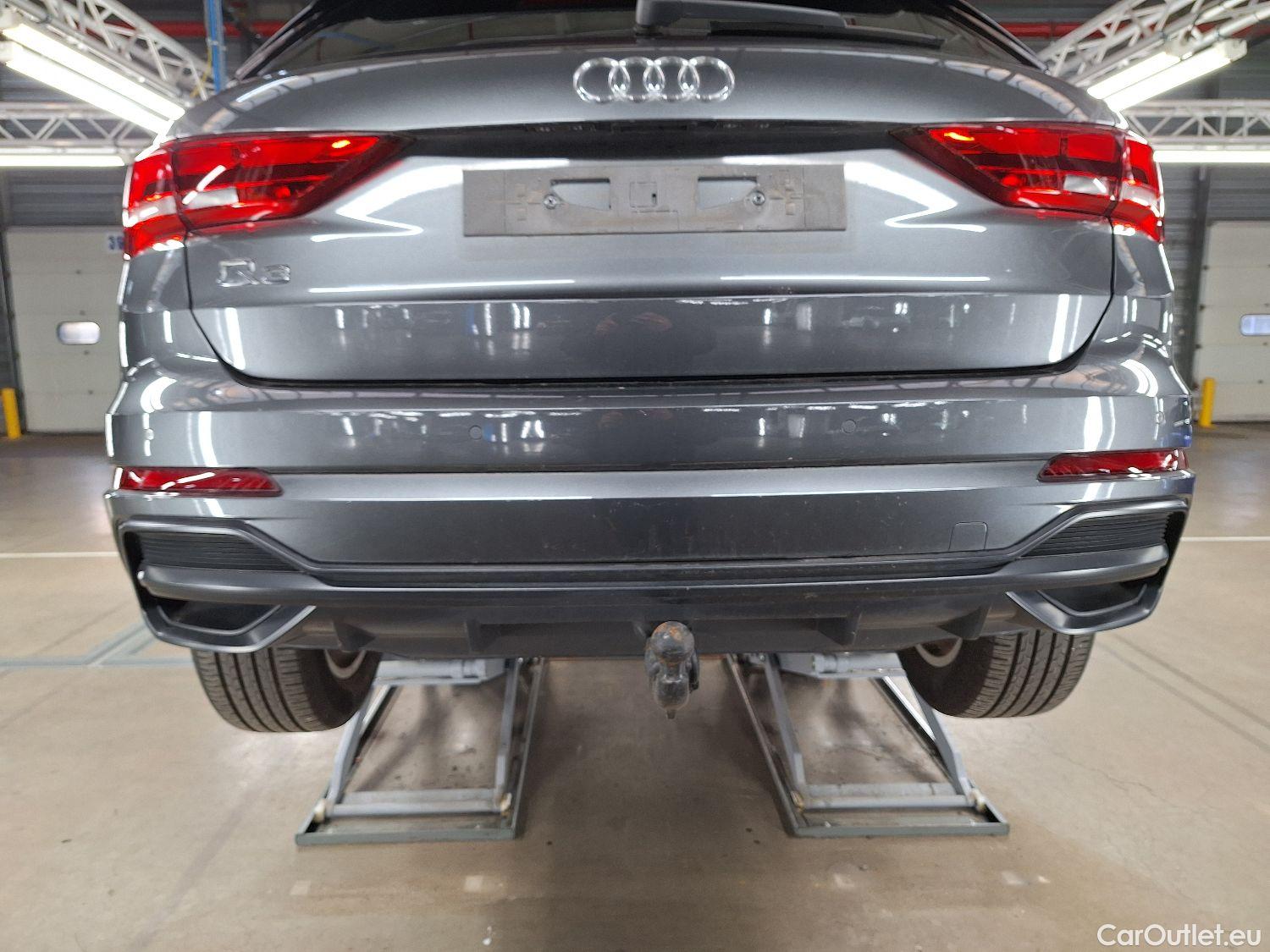  Audi  Q3 Audi,  '18, Audi  35 TDI S tronic S line Business Edition 5d #14