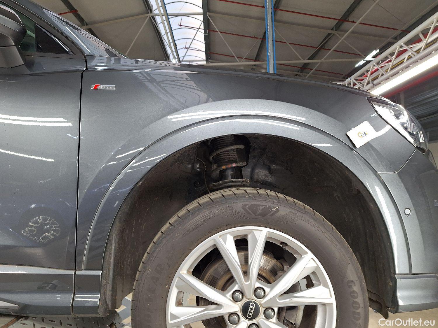  Audi  Q3 Audi,  '18, Audi  35 TDI S tronic S line Business Edition 5d #1