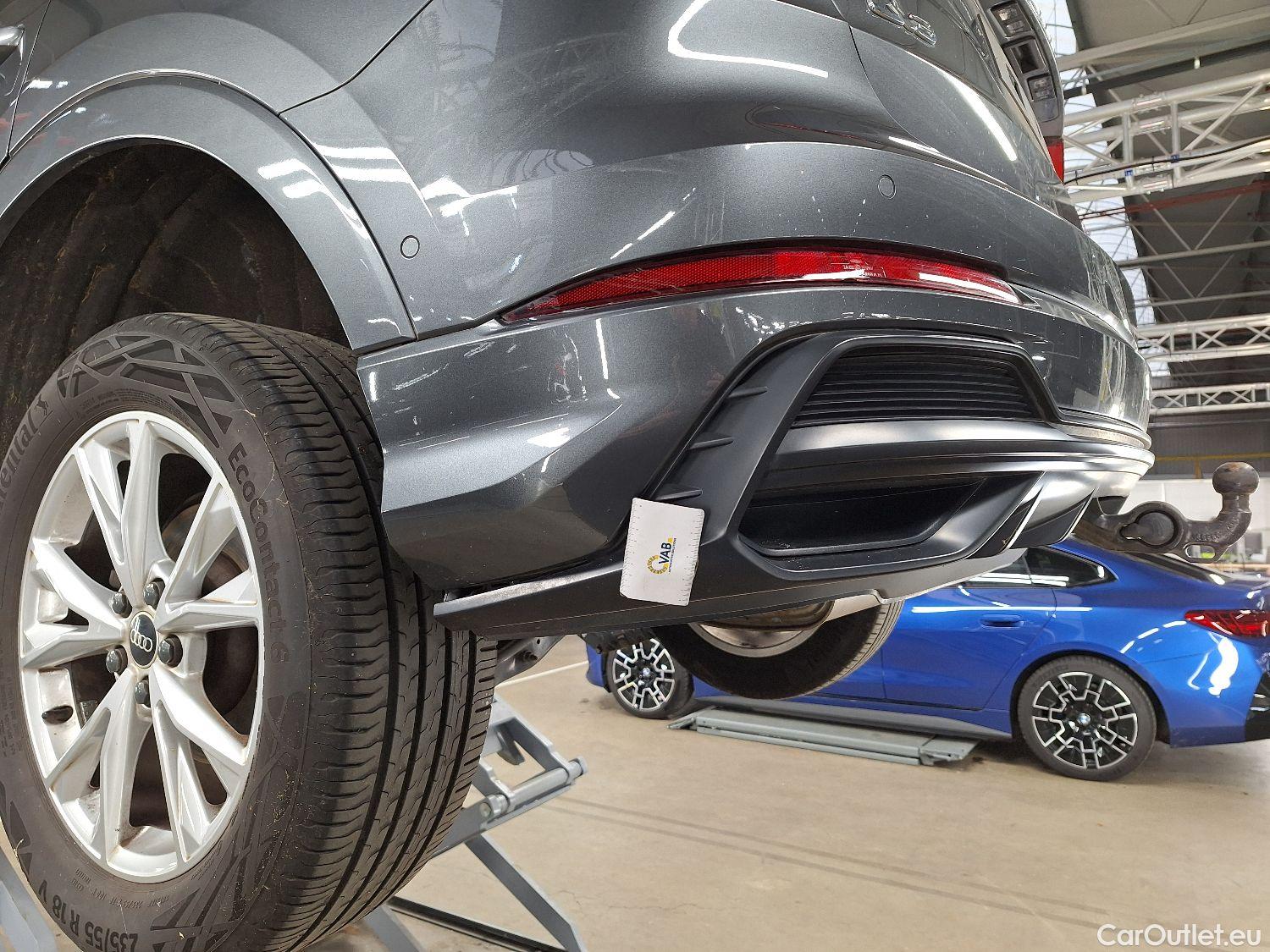  Audi  Q3 Audi,  '18, Audi  35 TDI S tronic S line Business Edition 5d #9