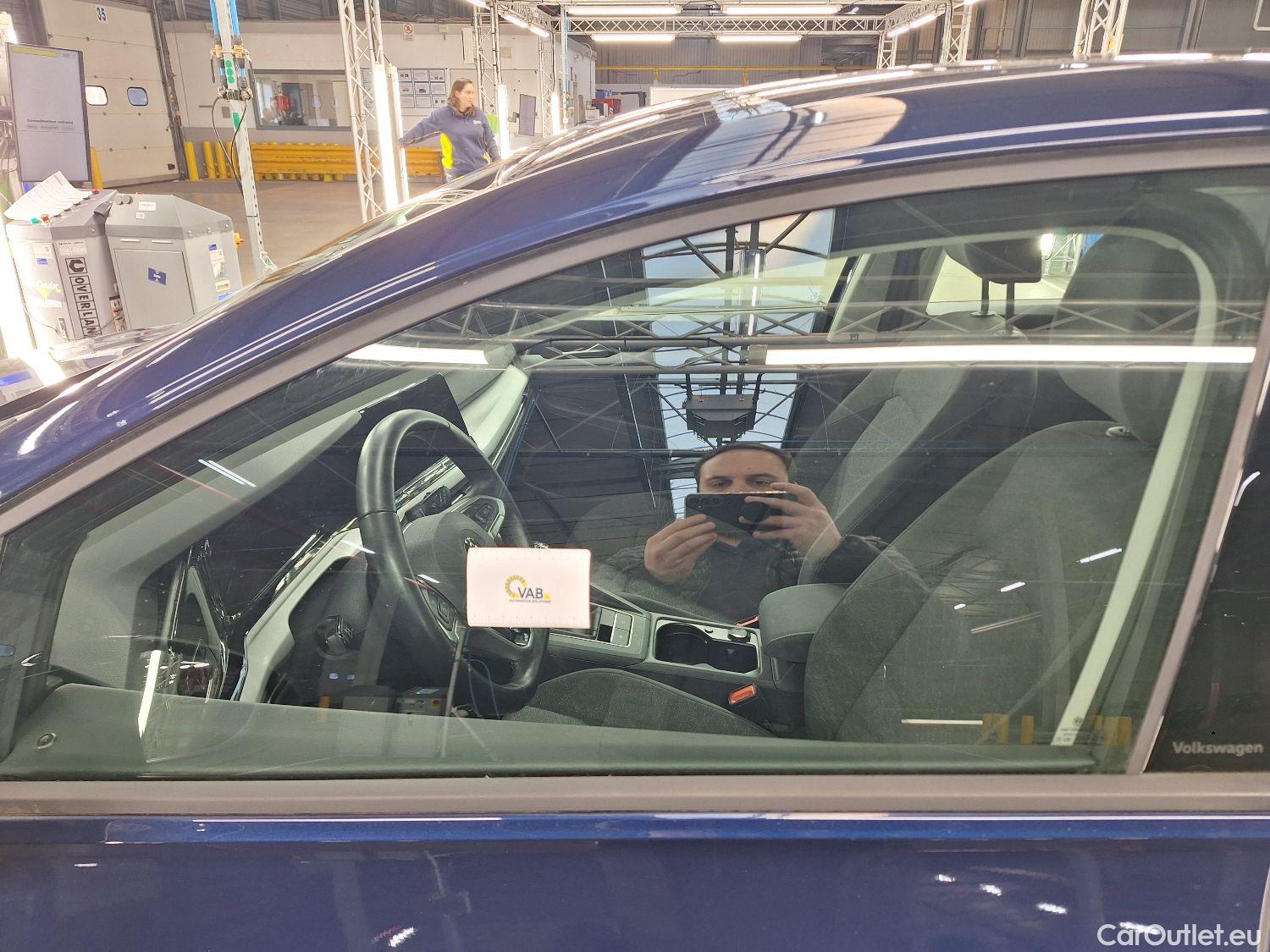  Volkswagen  Golf  VW, VIII '20, Volkswagen VIII 1.0 TSI 81kW Life 5d #43