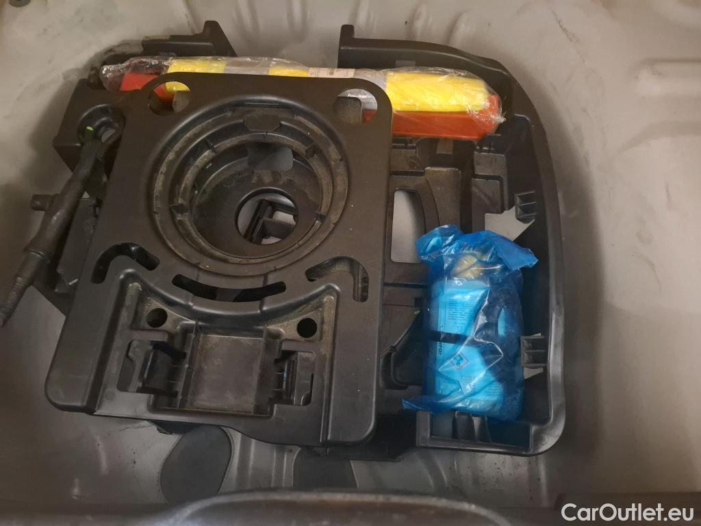  Peugeot  208  Affaire Premium Pack 1.5 HDi 100CV BVM5 E6dT #14