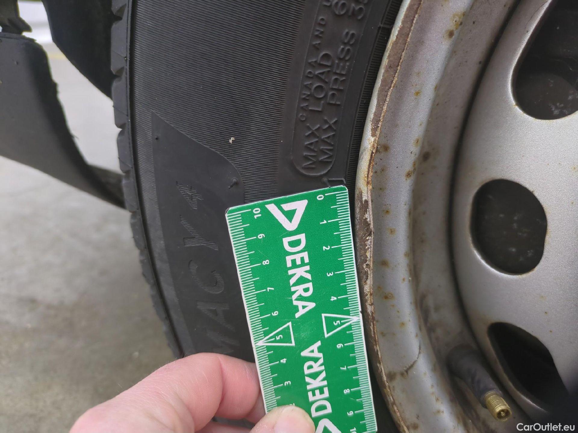  Peugeot  Partner PEUGEOT  VU 4p Fourgonnette 1.6 BlueHDi 100 CONFORT 121 L2 #19