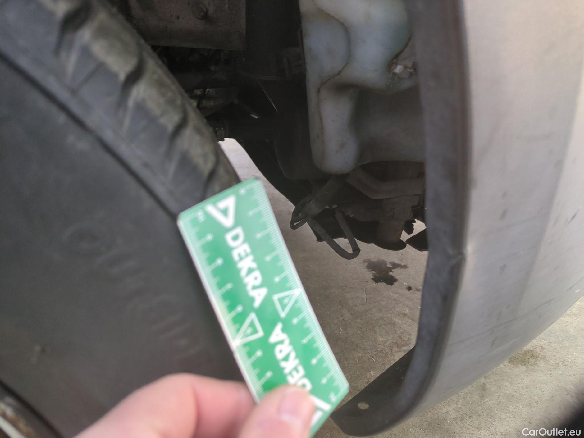  Peugeot  Partner PEUGEOT  VU 4p Fourgonnette 1.6 BlueHDi 100 CONFORT 121 L2 #22