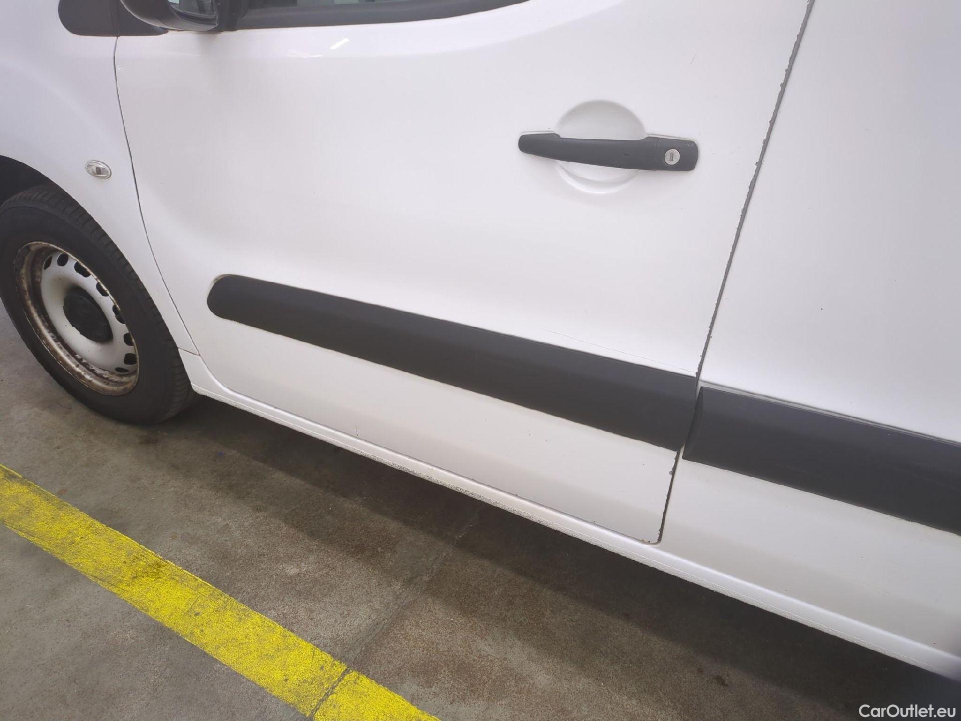  Peugeot  Partner PEUGEOT  VU 4p Fourgonnette 1.6 BlueHDi 100 CONFORT 121 L2 #48