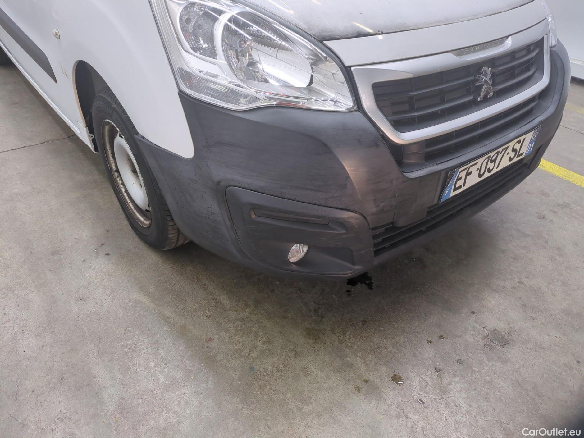  Peugeot  Partner PEUGEOT  VU 4p Fourgonnette 1.6 BlueHDi 100 CONFORT 121 L2 #32