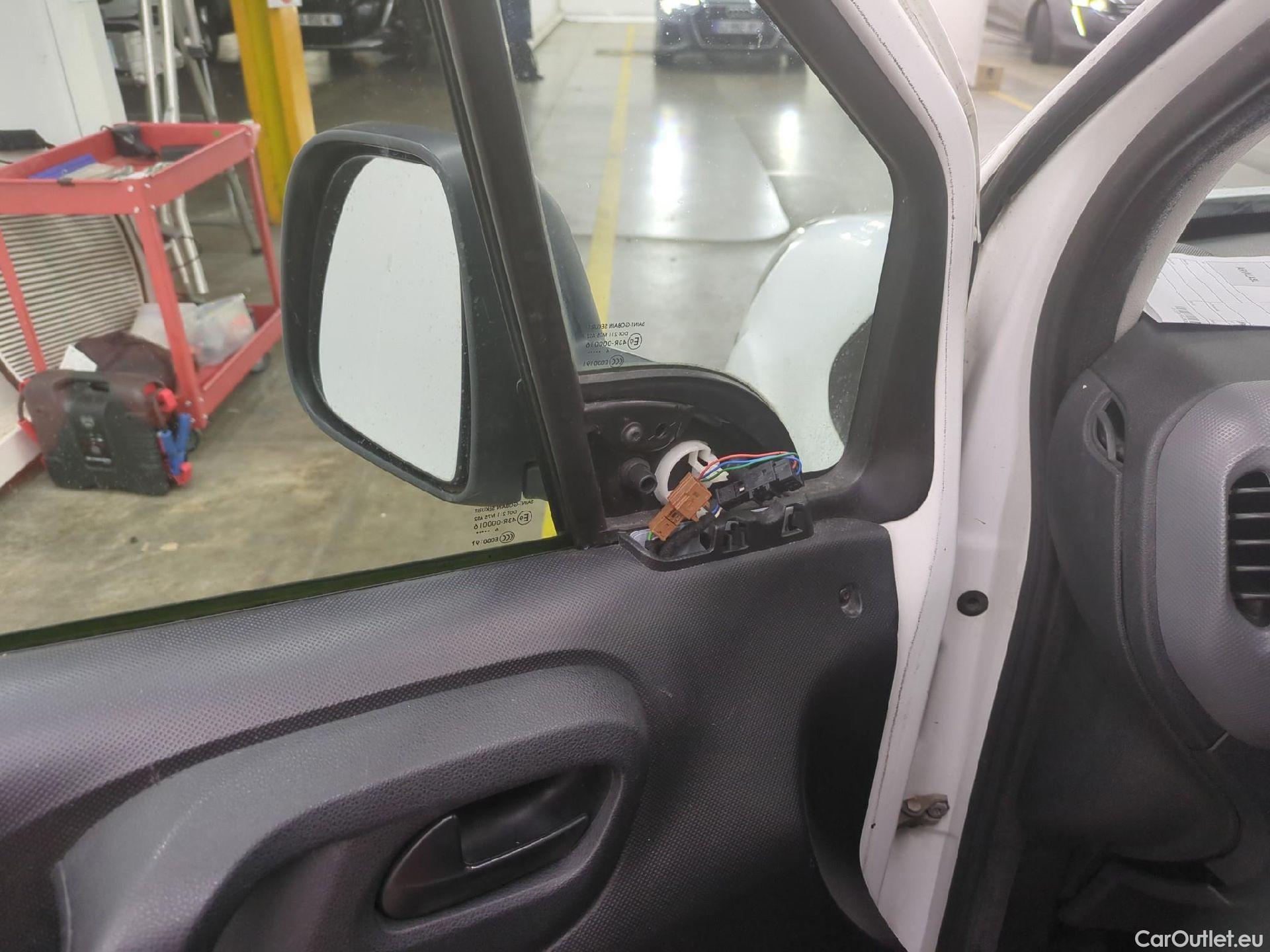  Peugeot  Partner PEUGEOT  VU 4p Fourgonnette 1.6 BlueHDi 100 CONFORT 121 L2 #14